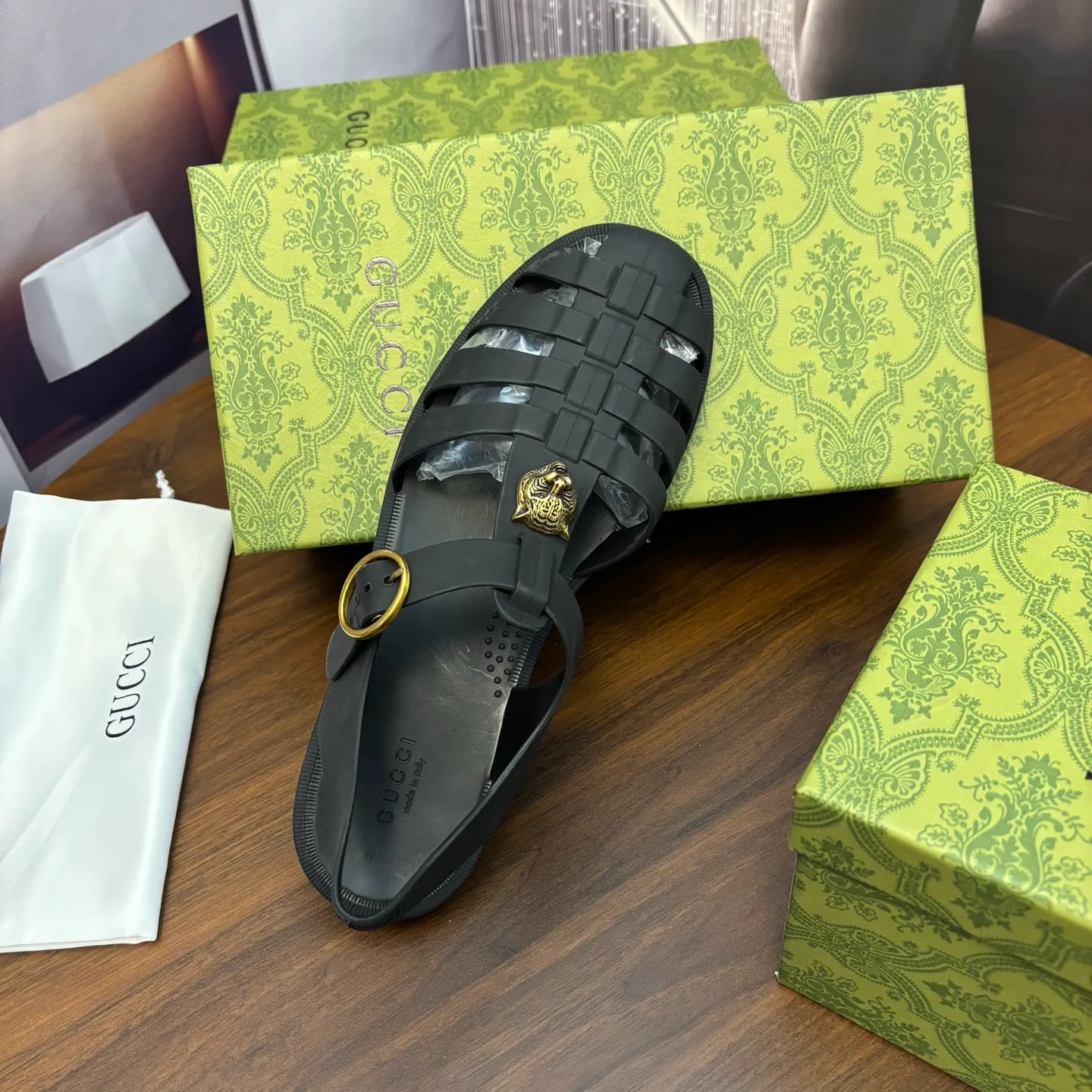 Men's shoes 260💰 [Gucci] Counter quality, top-quality original goods, real photos! Original TPU material, fine workmanship, comfortable; genuine 1:1 replica Size: 36 ~ 46